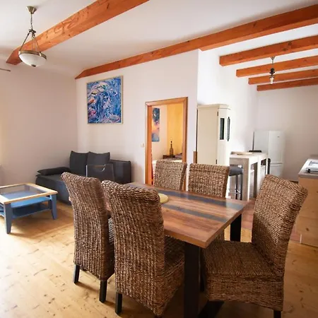 Sirius E In Center Of Cb Apartman