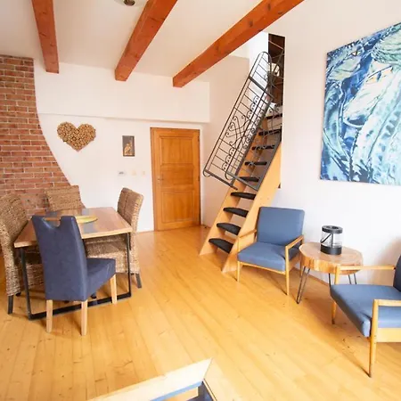 Sirius E In Center Of Cb Apartman *