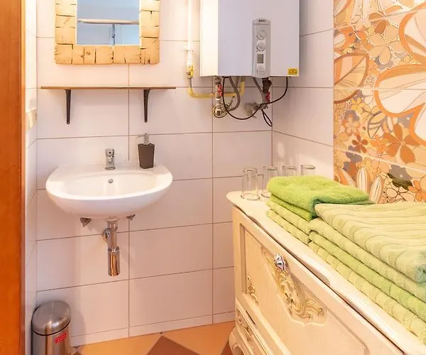 Sirius E In Center Of Cb Apartman *